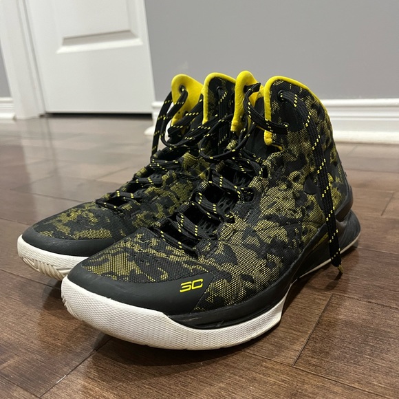 UA Curry 1 Away - Picture 2 of 5